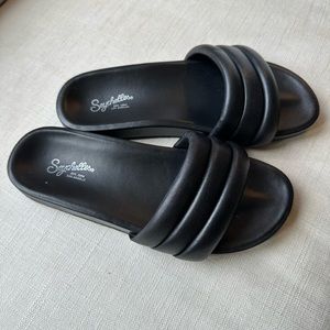 Seychelles Black Leather Low Key Slide / 9